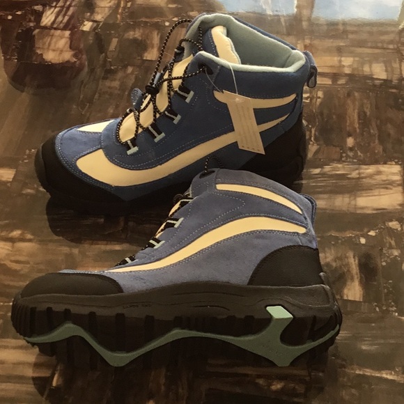 New Land's End Boots - Picture 2 of 6